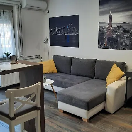 Apartment Pete Lajos Design
