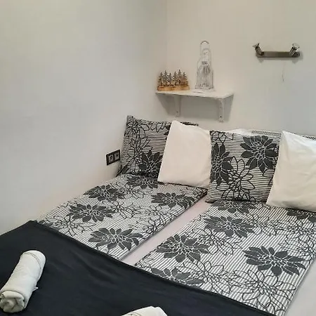 Pete Lajos Design Apartment *