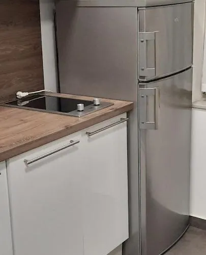 Pete Lajos Design דירה *